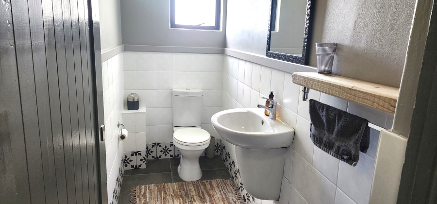 1 Bedroom Property for Sale in Burgundy Estate Western Cape